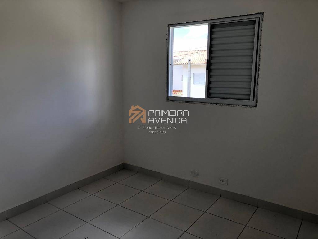 Casa à venda com 2 quartos, 60m² - Foto 10