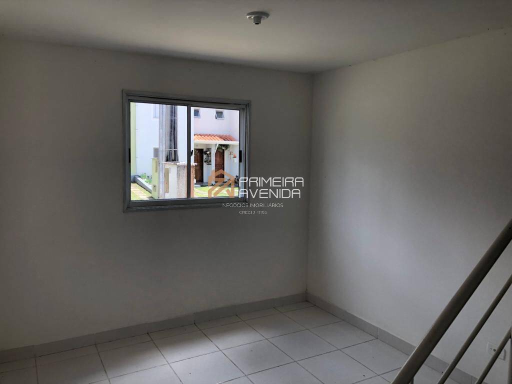 Casa à venda com 3 quartos, 70m² - Foto 5