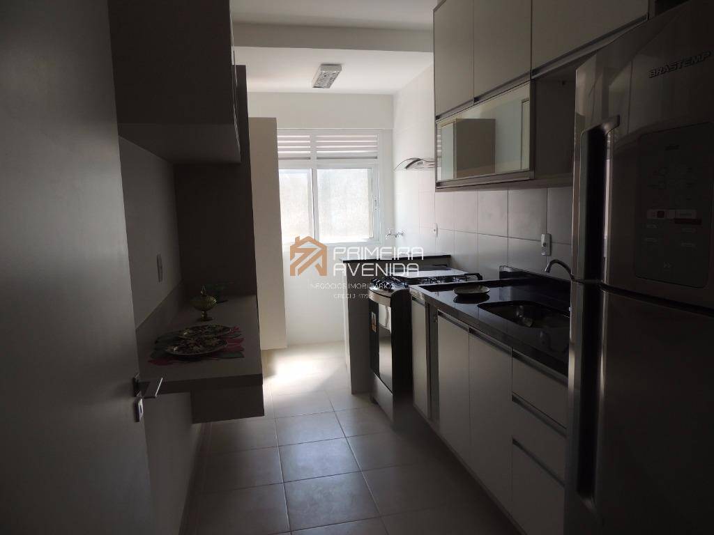 Apartamento à venda com 2 quartos, 58m² - Foto 4