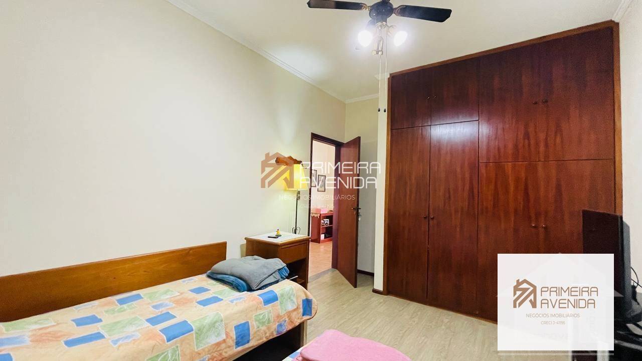 Casa à venda com 4 quartos, 380m² - Foto 6