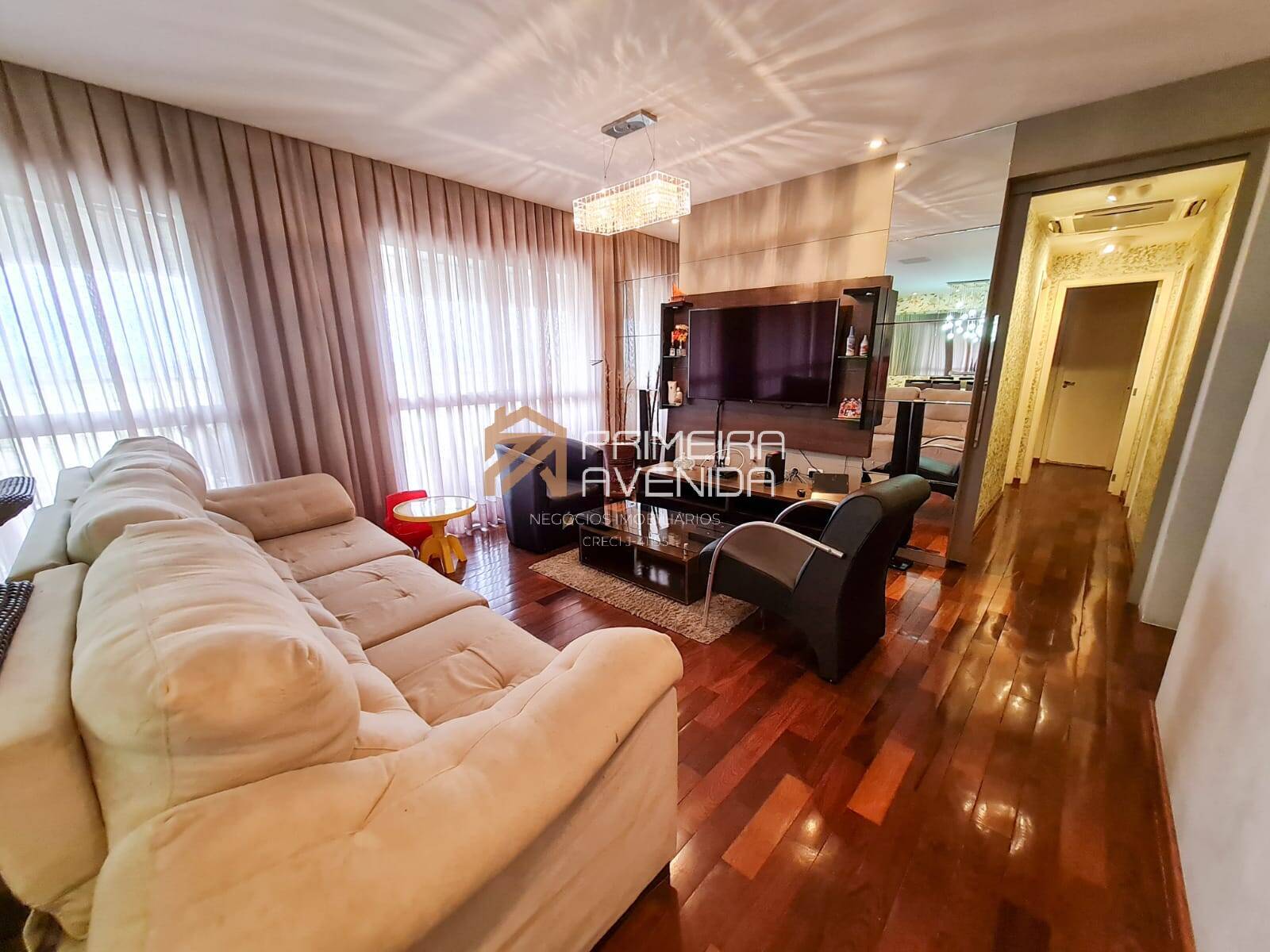 Apartamento à venda com 3 quartos, 156m² - Foto 2