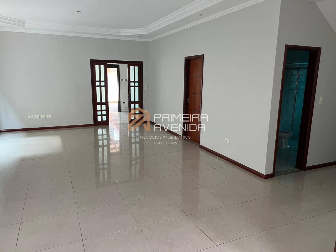 Sobrado à venda com 5 quartos, 320m² - Foto 4