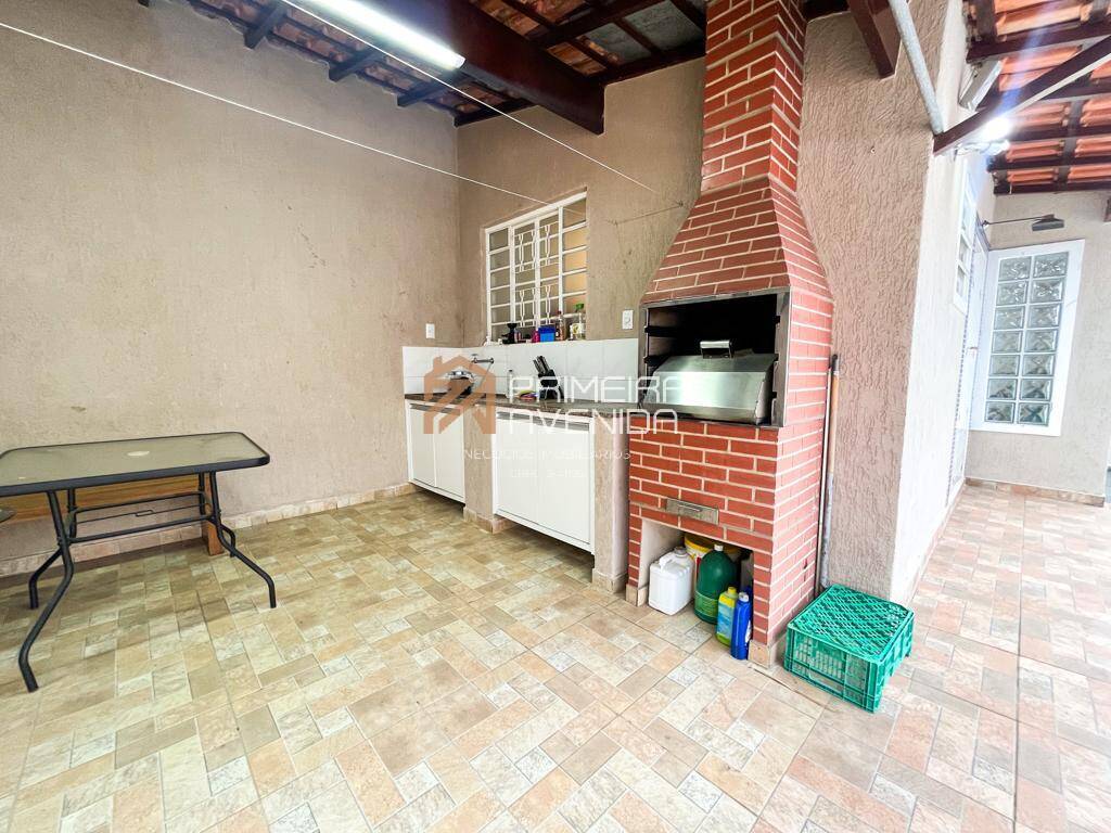 Casa à venda com 4 quartos, 173m² - Foto 13