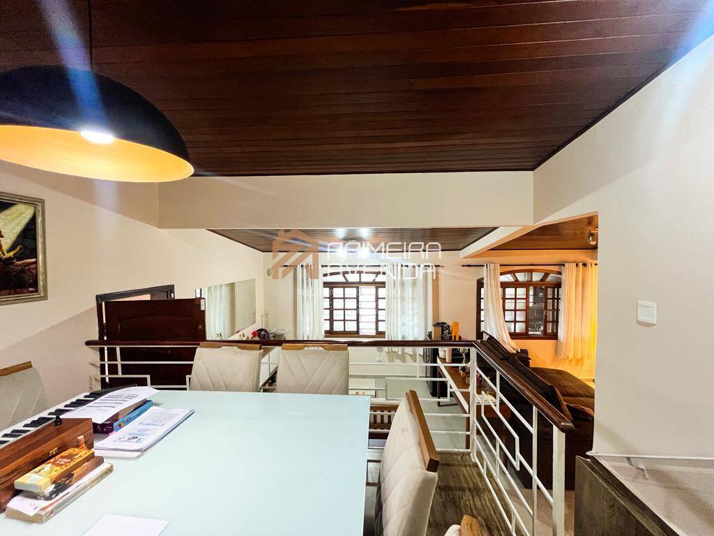 Casa à venda com 4 quartos, 173m² - Foto 3