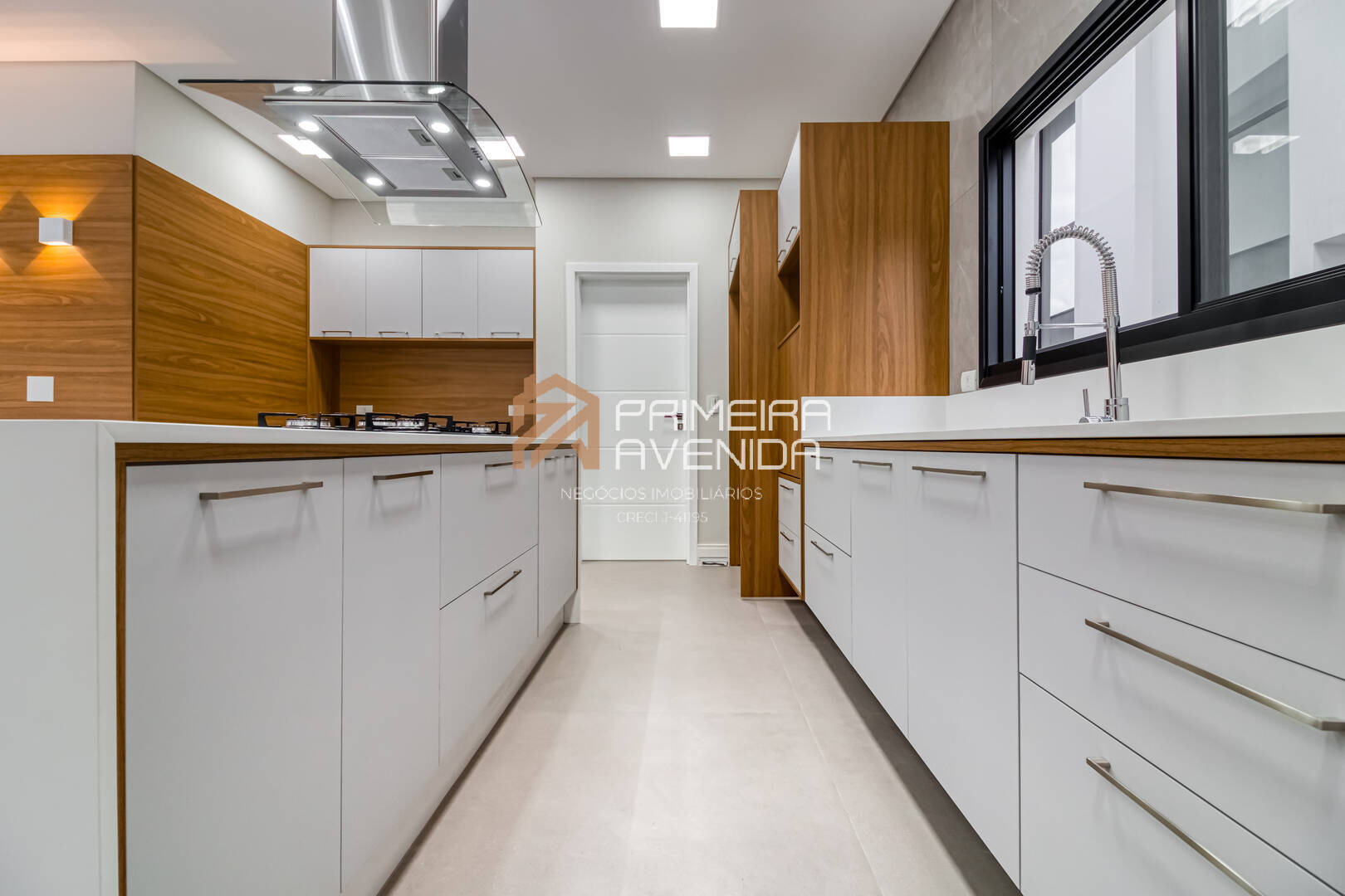 Casa à venda com 4 quartos, 405m² - Foto 27