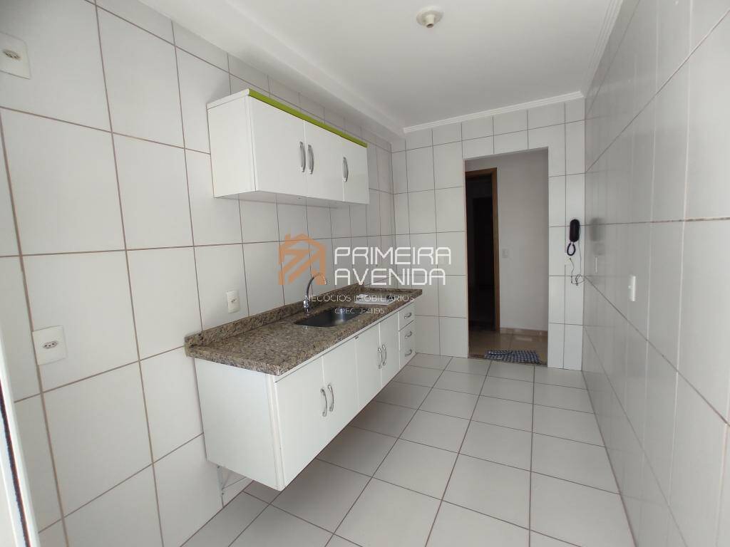 Apartamento à venda com 3 quartos, 77m² - Foto 4