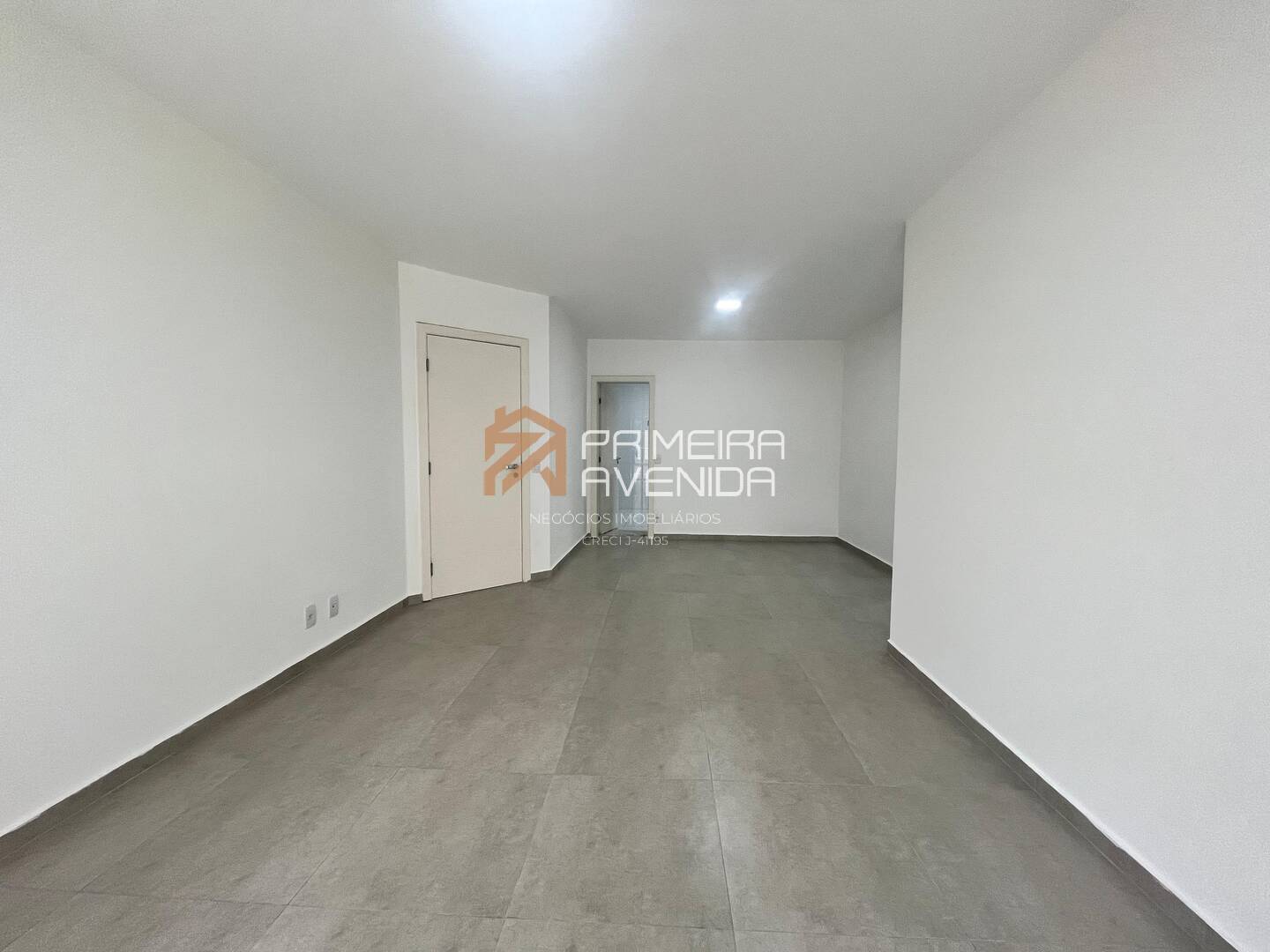 Apartamento à venda com 3 quartos, 114m² - Foto 2