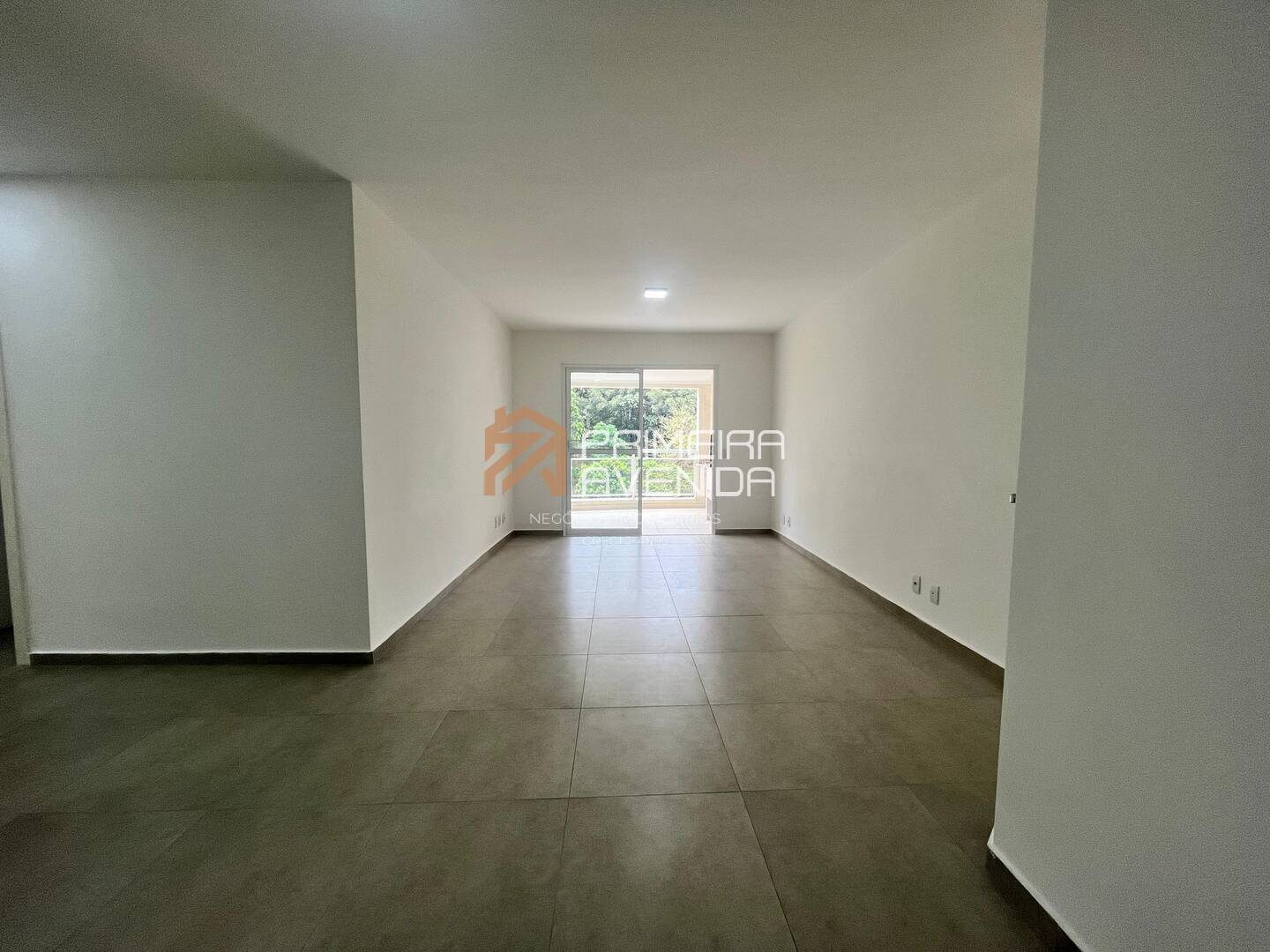 Apartamento à venda com 3 quartos, 114m² - Foto 3