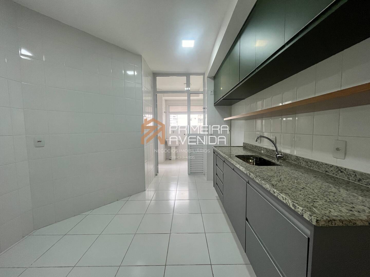 Apartamento à venda com 3 quartos, 114m² - Foto 9