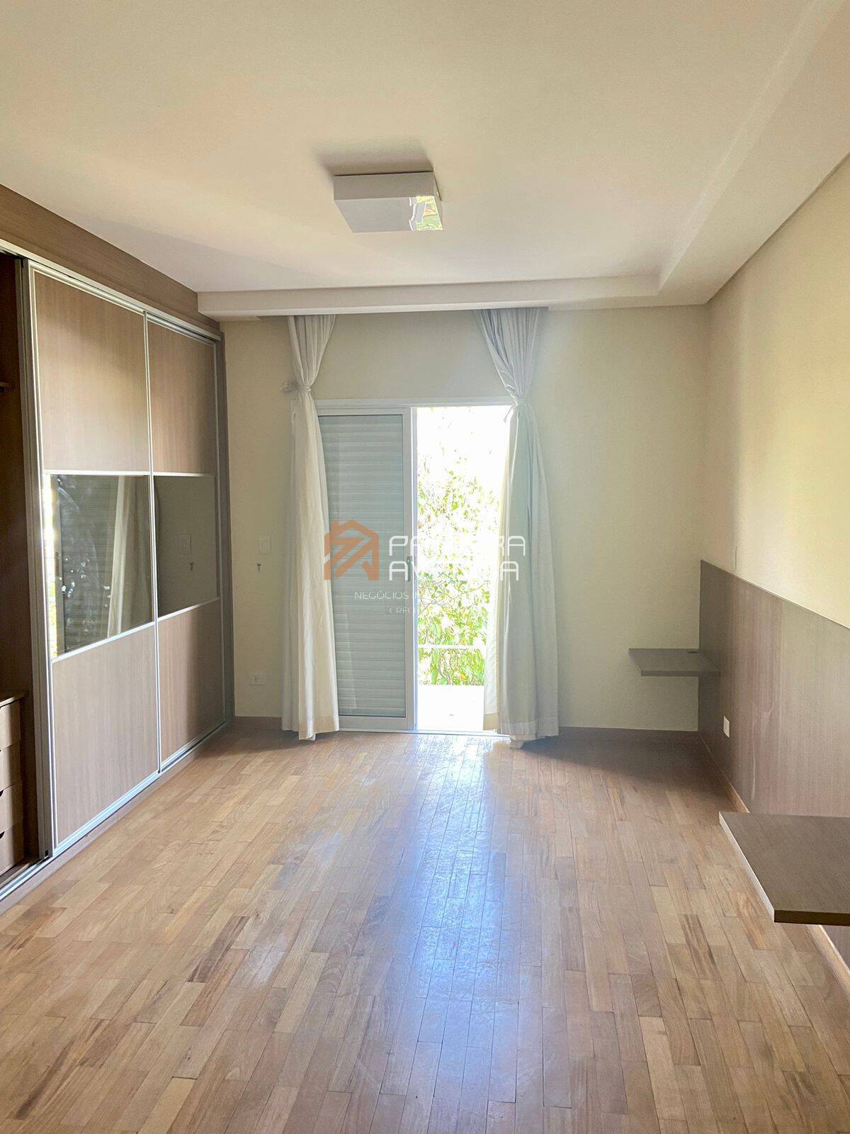 Casa à venda com 4 quartos, 290m² - Foto 25