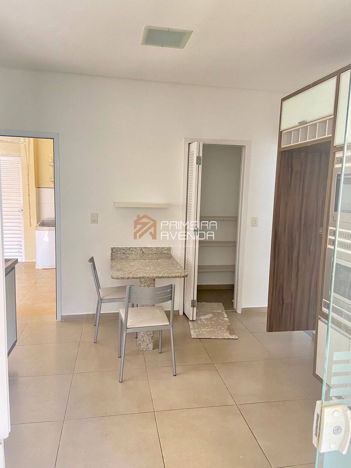 Casa à venda com 4 quartos, 290m² - Foto 11