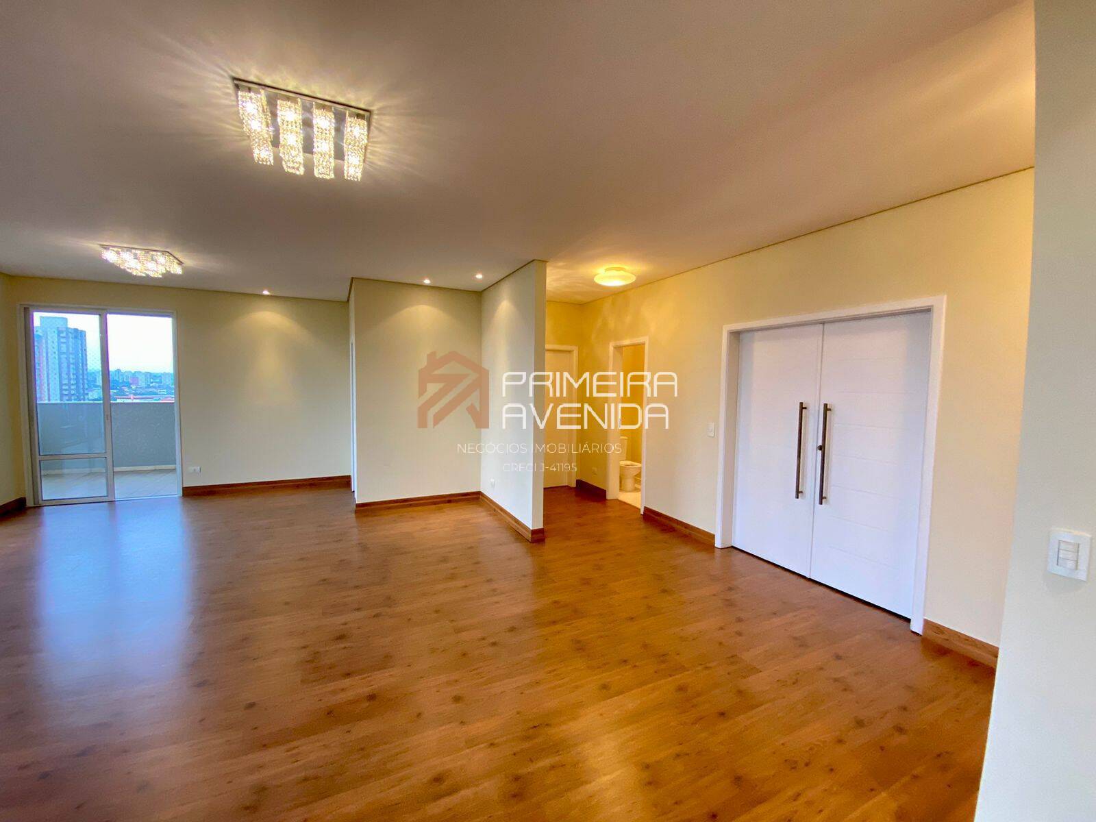 Apartamento à venda com 4 quartos, 360m² - Foto 2