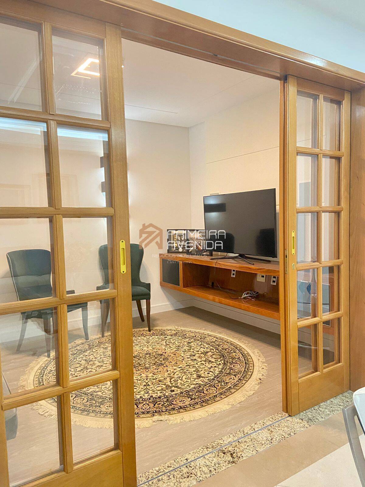 Apartamento à venda com 4 quartos, 206m² - Foto 3