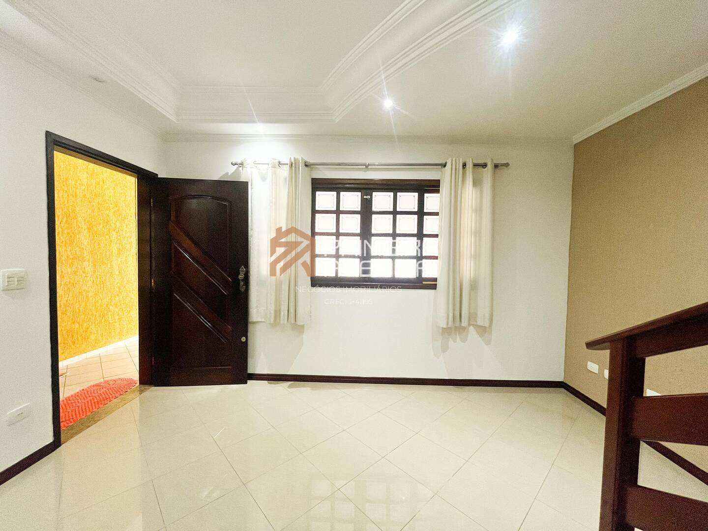 Casa à venda com 3 quartos, 142m² - Foto 2