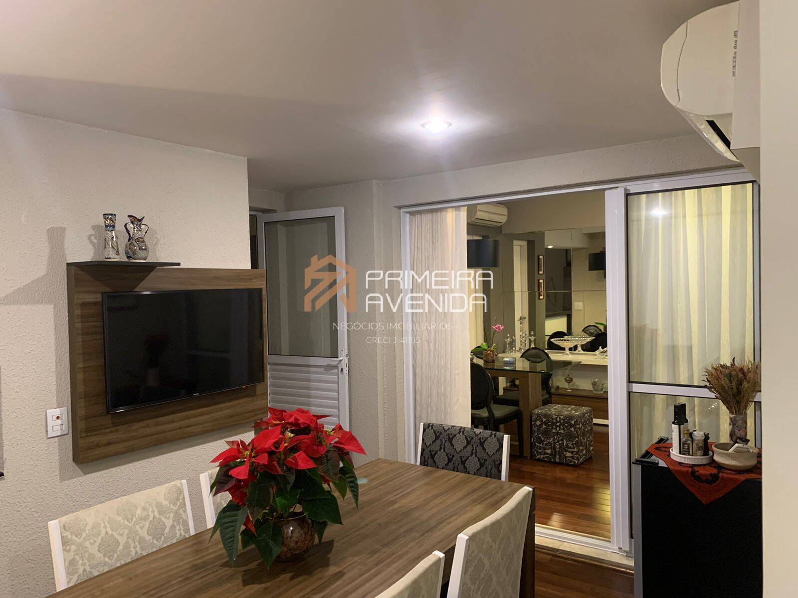 Apartamento à venda com 3 quartos, 90m² - Foto 1