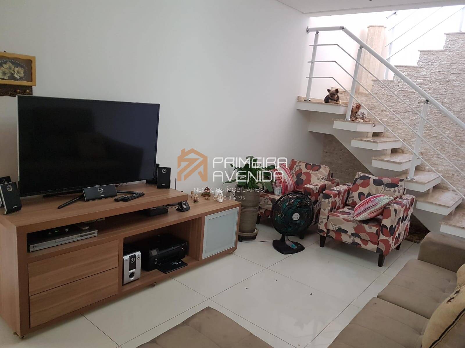 Sobrado à venda com 3 quartos, 154m² - Foto 1