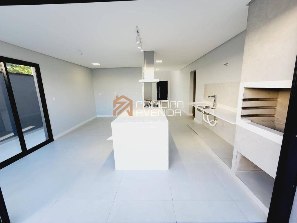 Casa à venda com 3 quartos, 187m² - Foto 9