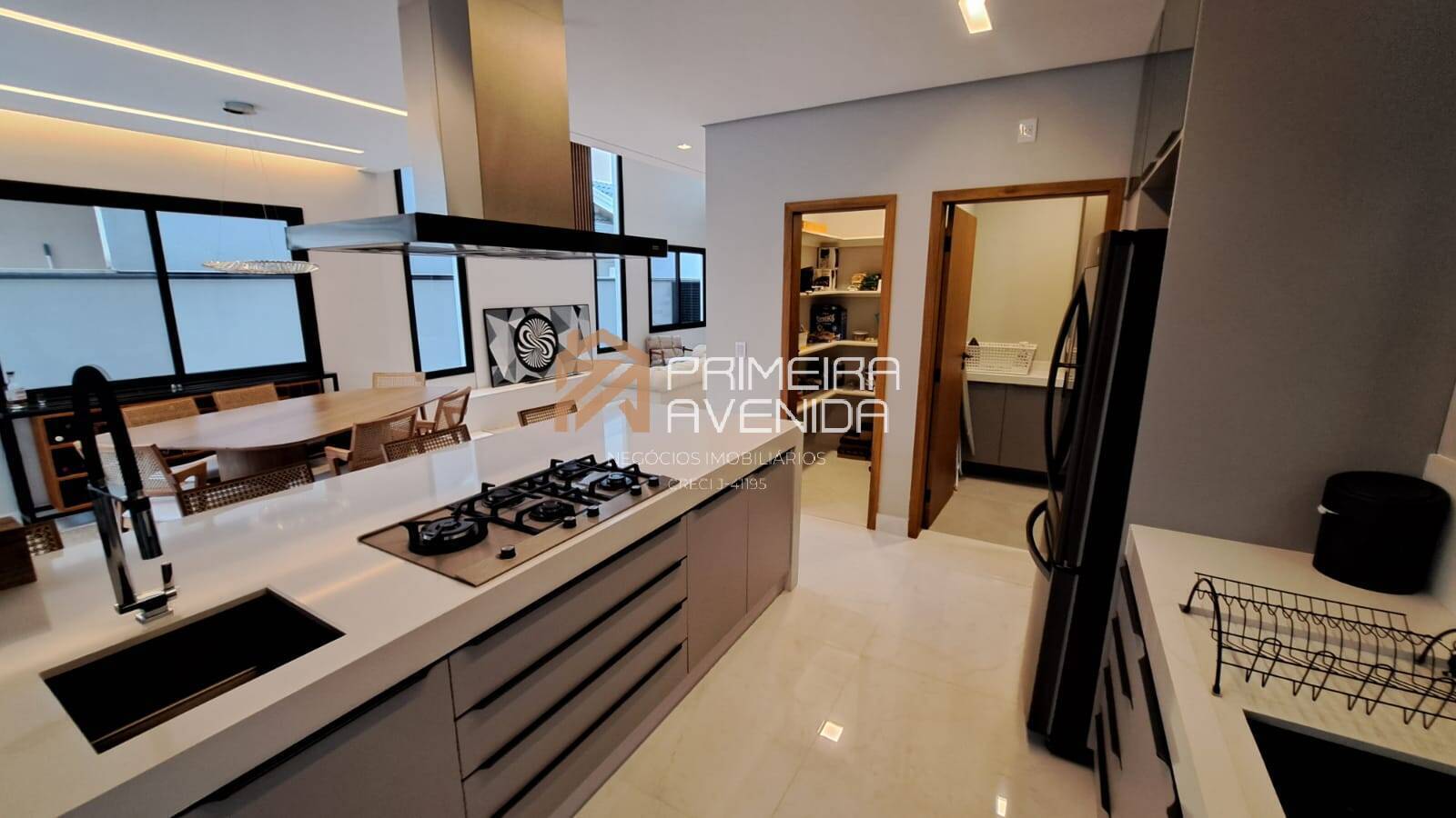 Casa à venda com 4 quartos, 269m² - Foto 10