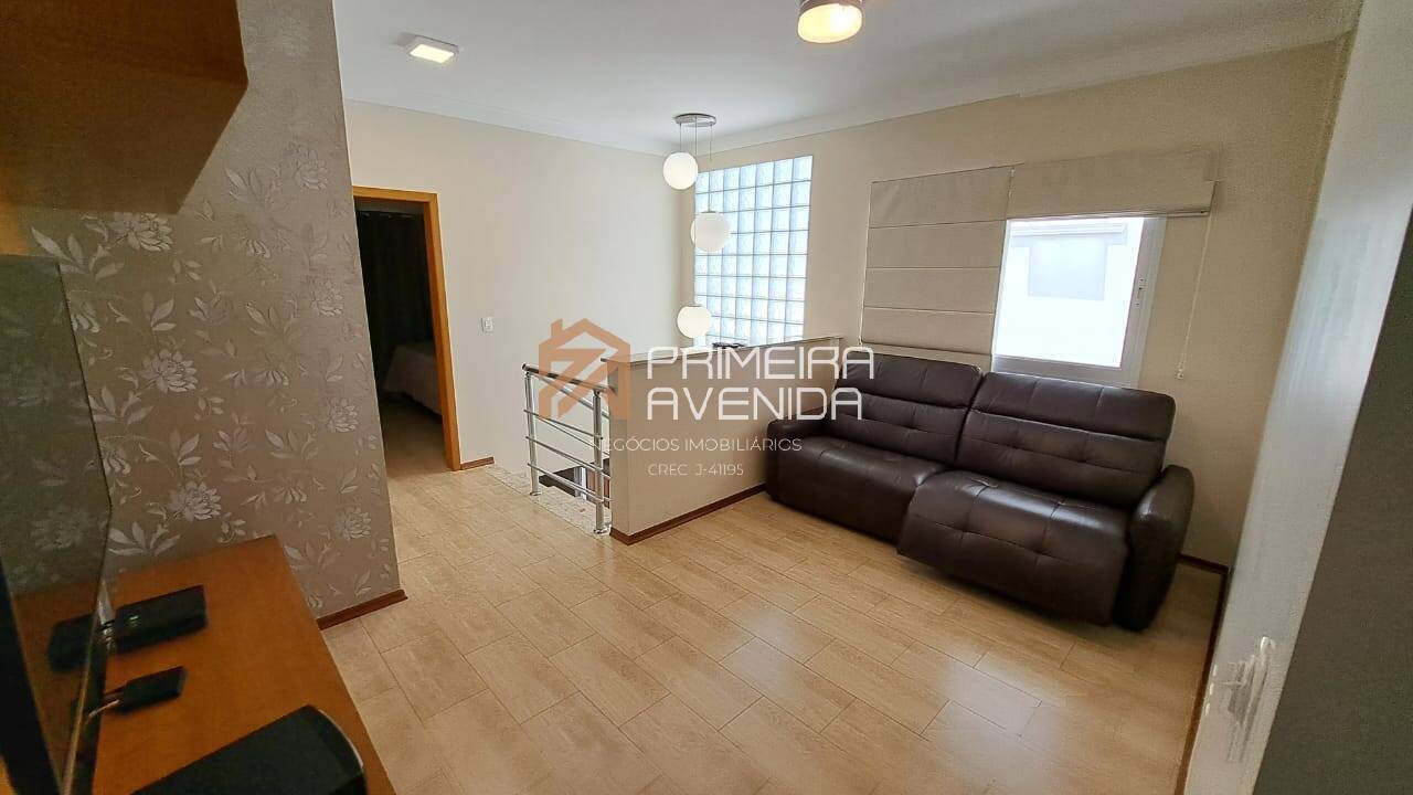 Casa à venda com 3 quartos, 248m² - Foto 4