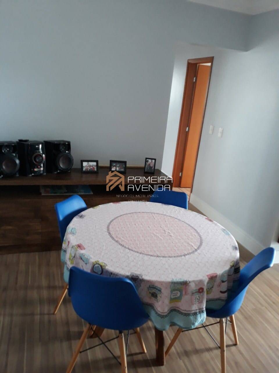 Apartamento à venda com 2 quartos, 70m² - Foto 4