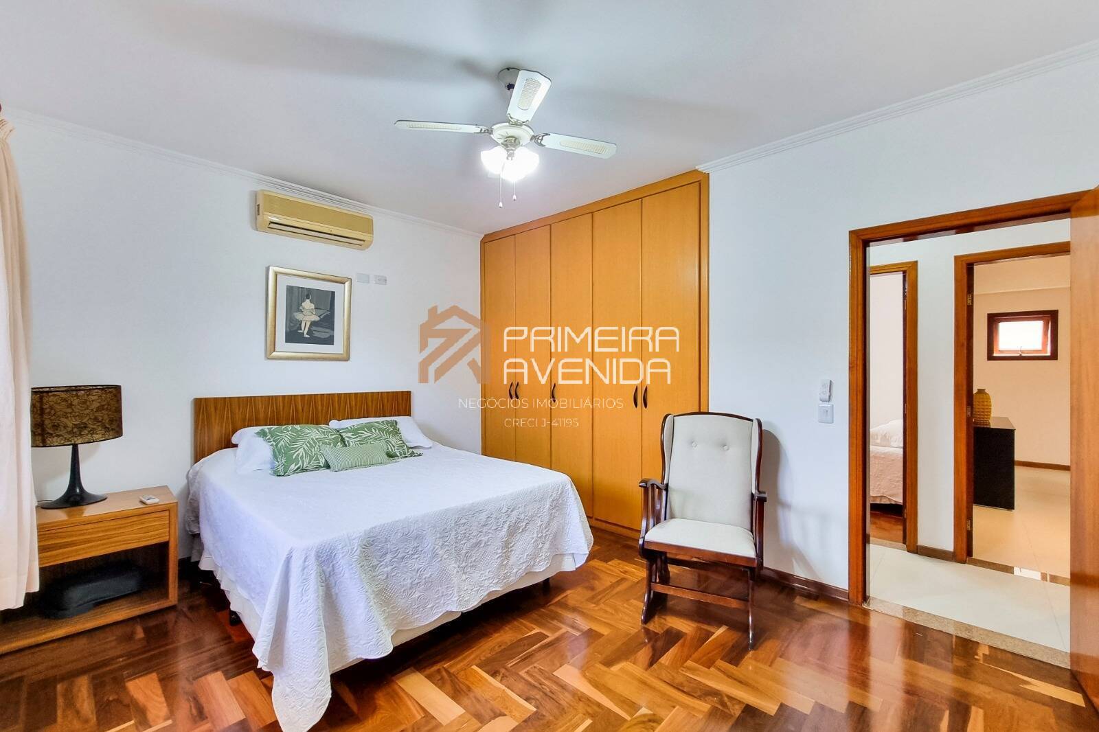 Casa à venda com 3 quartos, 350m² - Foto 4