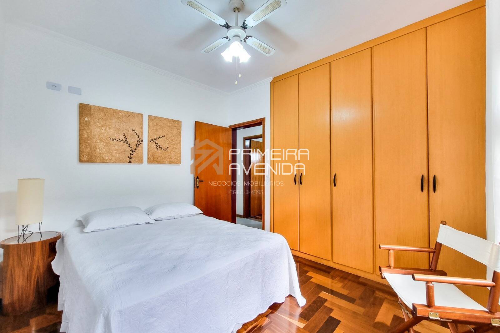 Casa à venda com 3 quartos, 350m² - Foto 9