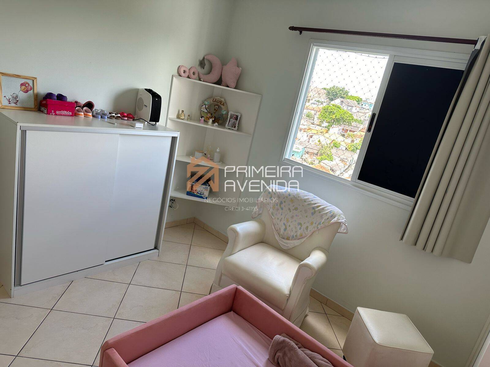 Apartamento à venda com 3 quartos, 96m² - Foto 9