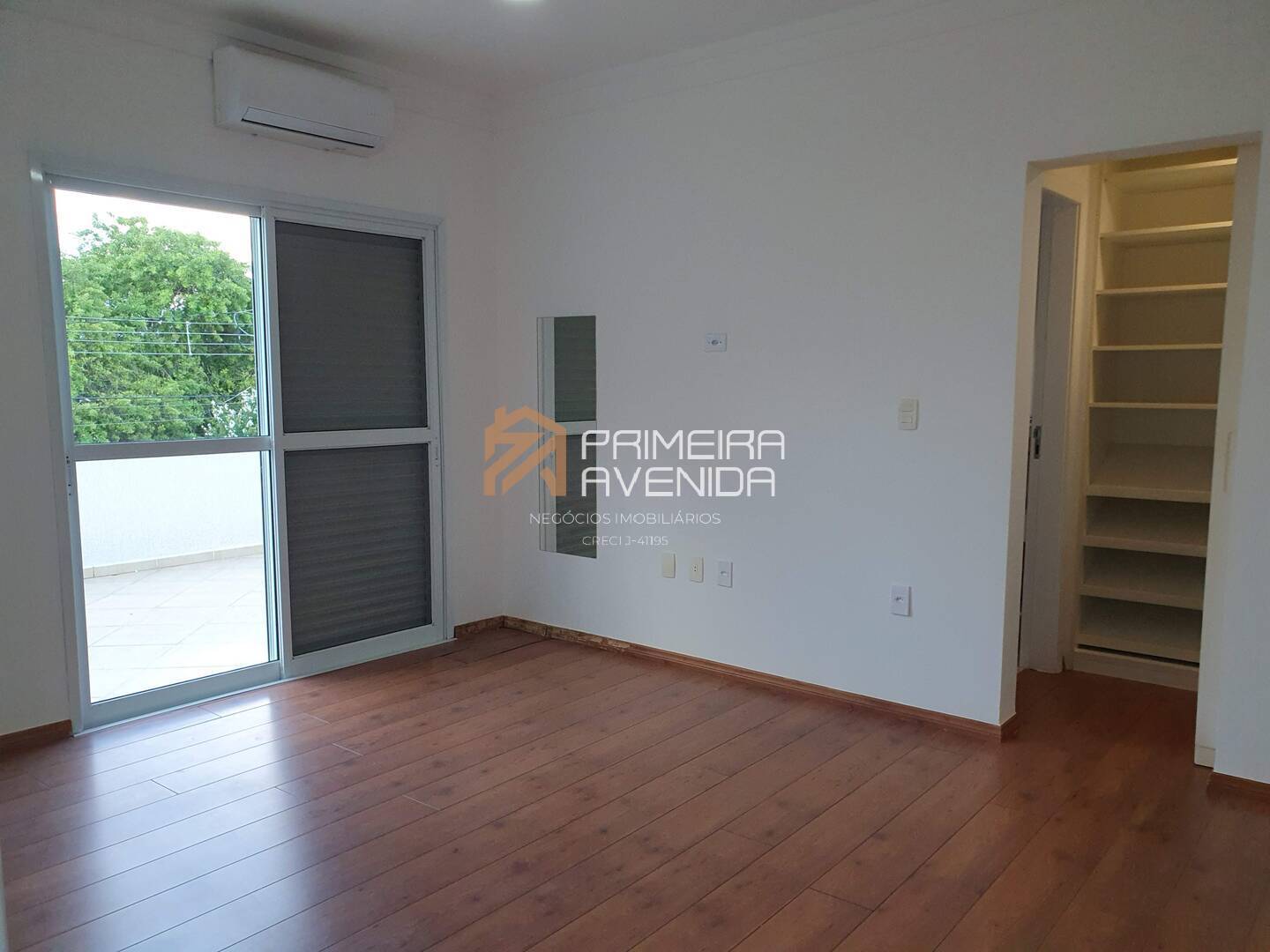 Casa à venda e aluguel com 4 quartos, 330m² - Foto 28