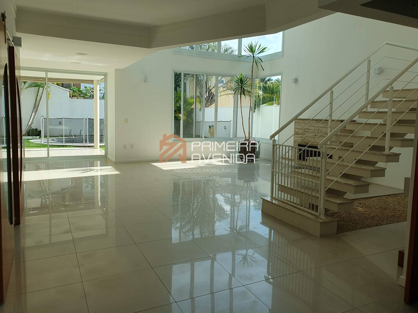 Casa à venda e aluguel com 4 quartos, 330m² - Foto 4