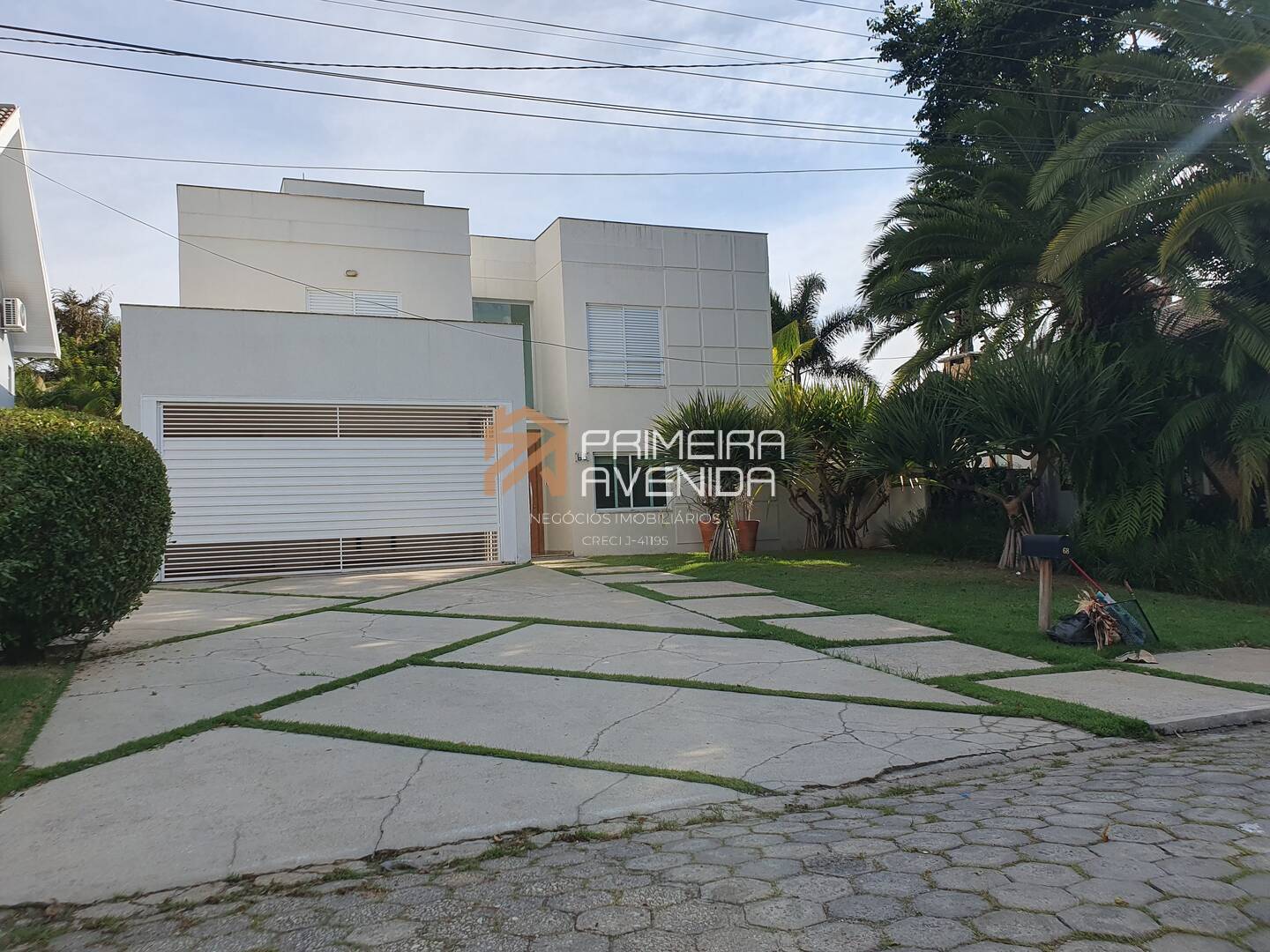 Casa à venda e aluguel com 4 quartos, 330m² - Foto 2