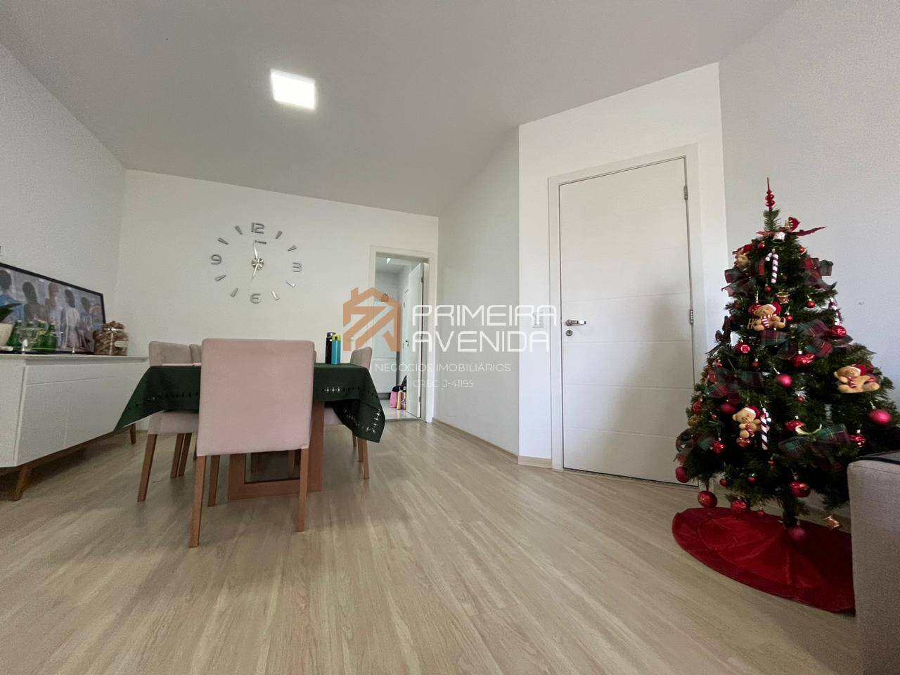 Apartamento à venda com 3 quartos, 114m² - Foto 2