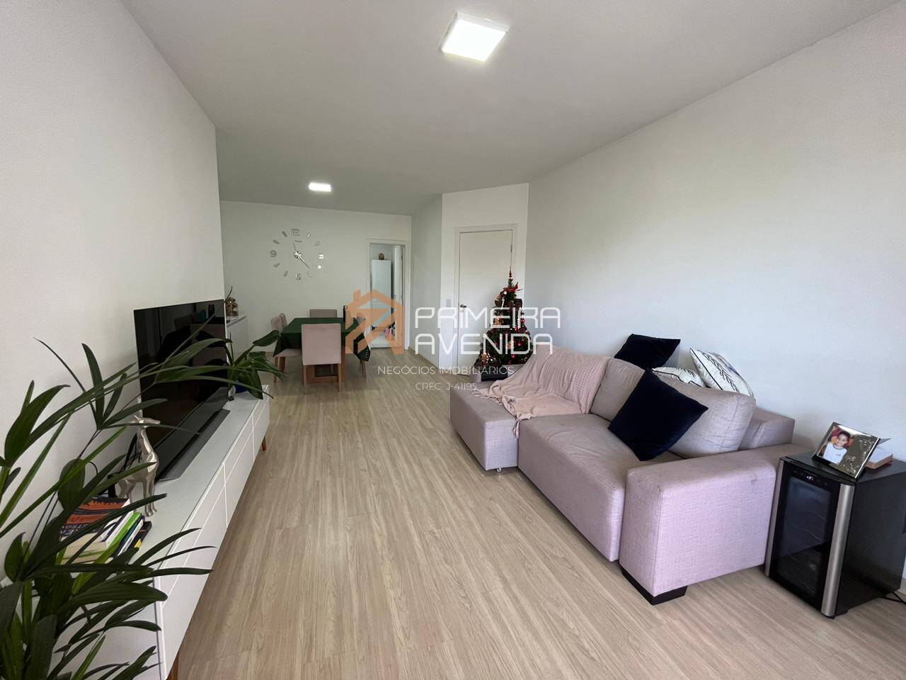 Apartamento à venda com 3 quartos, 114m² - Foto 1