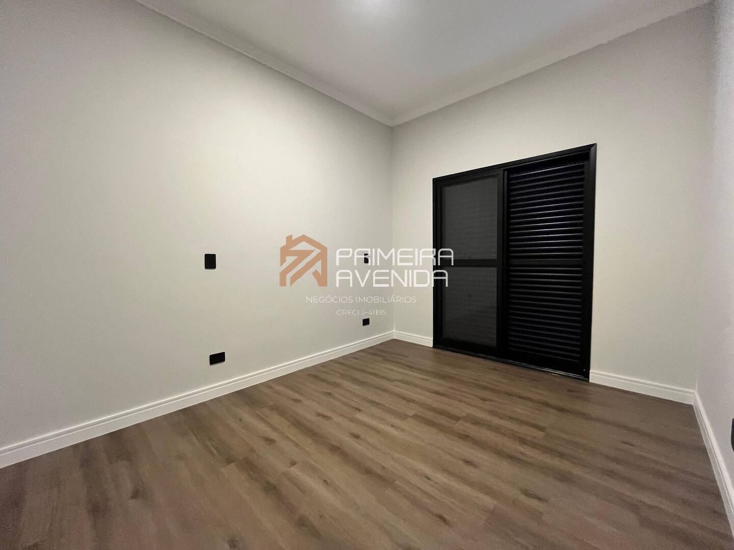 Casa à venda com 4 quartos, 290m² - Foto 11