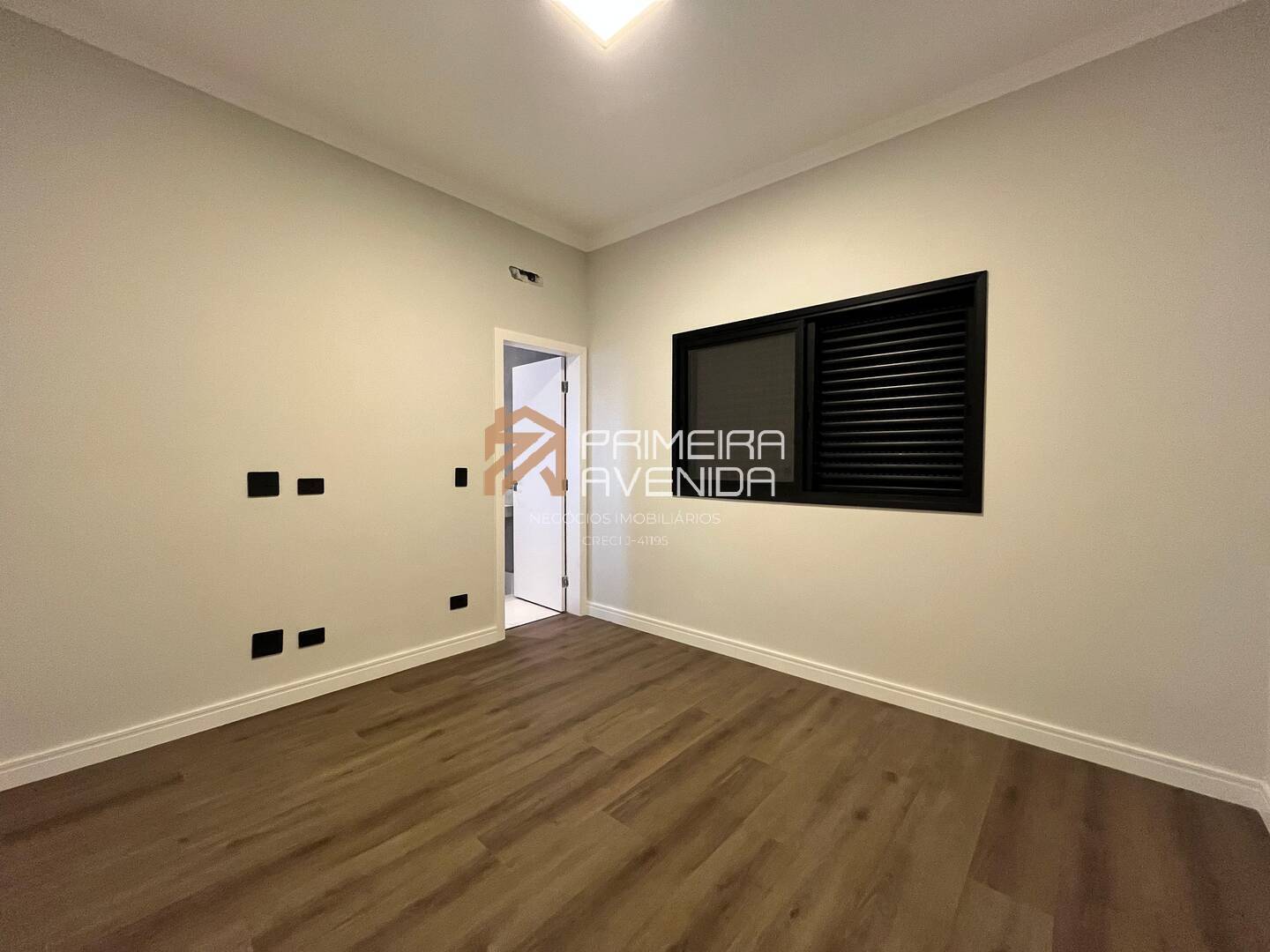 Casa à venda com 4 quartos, 290m² - Foto 15