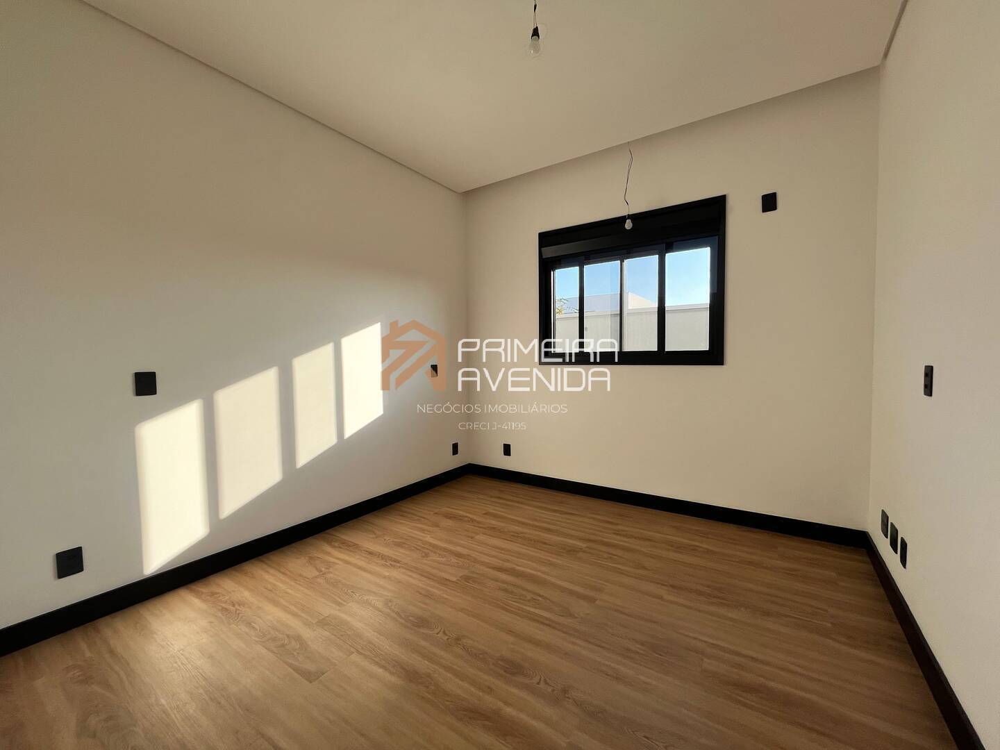 Casa à venda com 4 quartos, 300m² - Foto 13