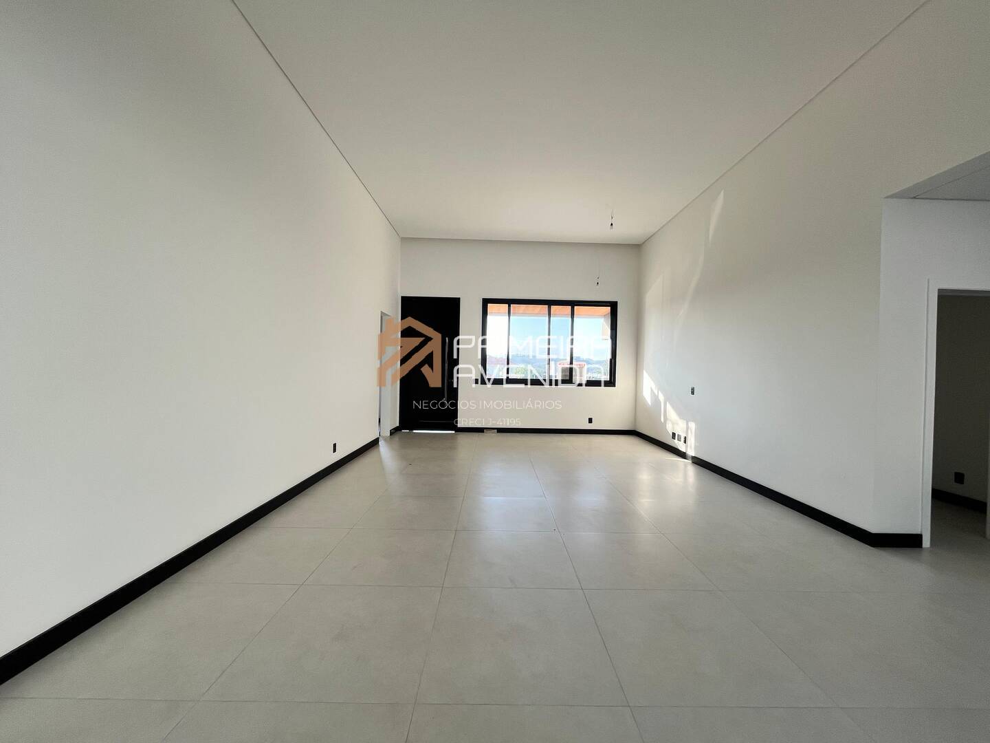 Casa à venda com 4 quartos, 300m² - Foto 3