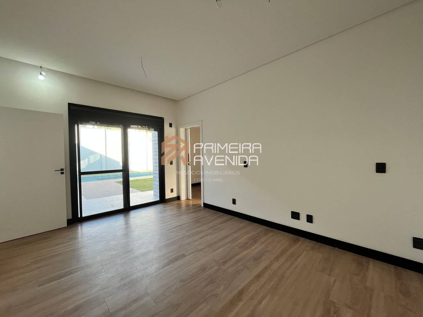 Casa à venda com 4 quartos, 300m² - Foto 10