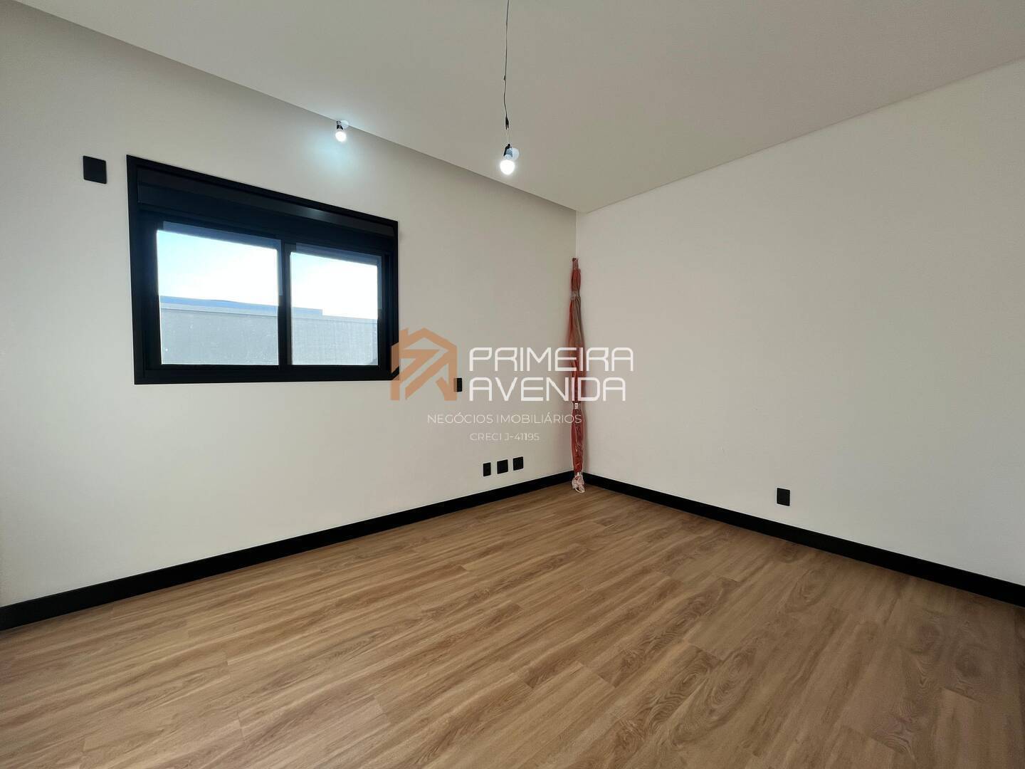 Casa à venda com 4 quartos, 300m² - Foto 17