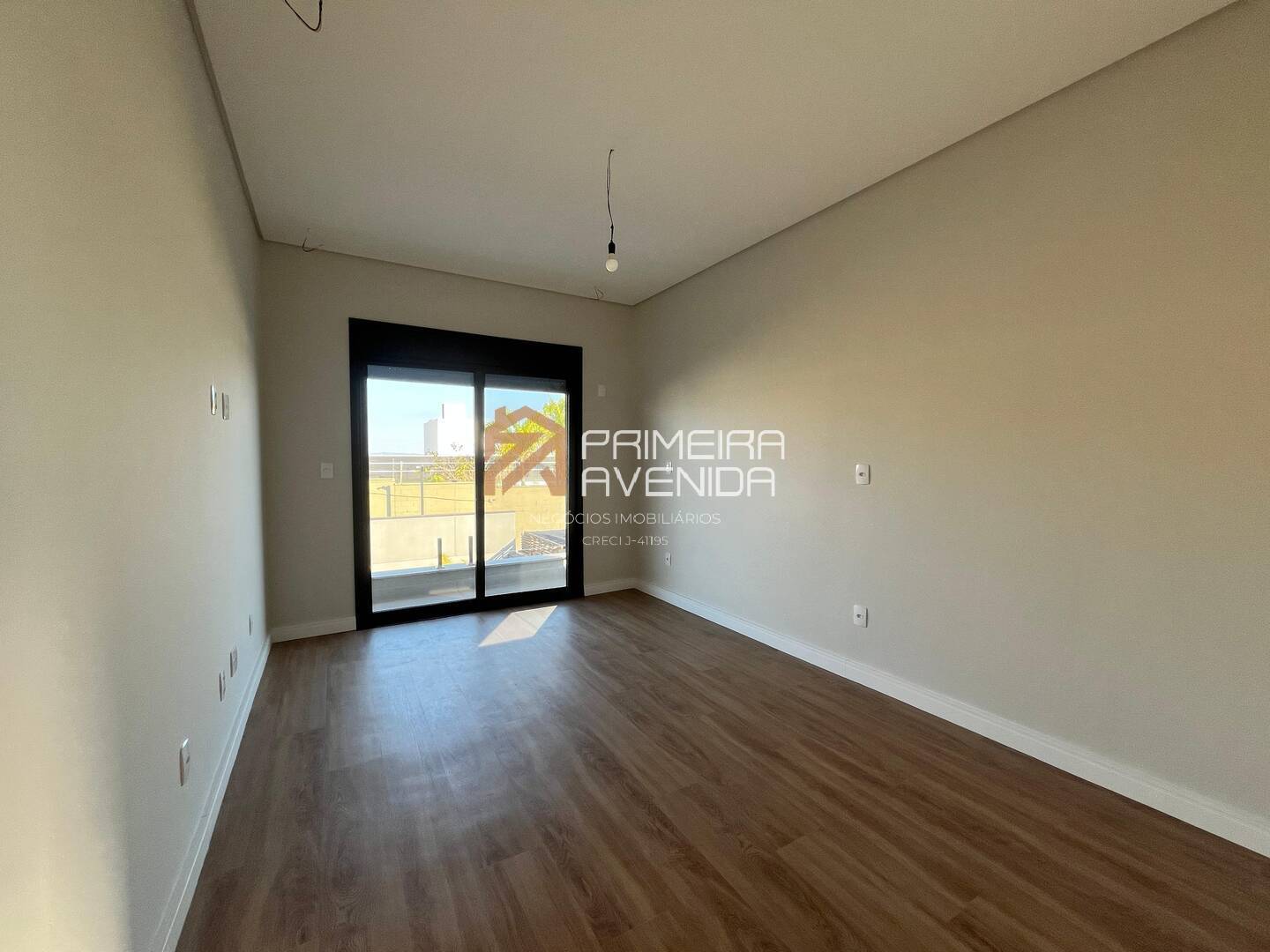 Casa à venda com 4 quartos, 350m² - Foto 10