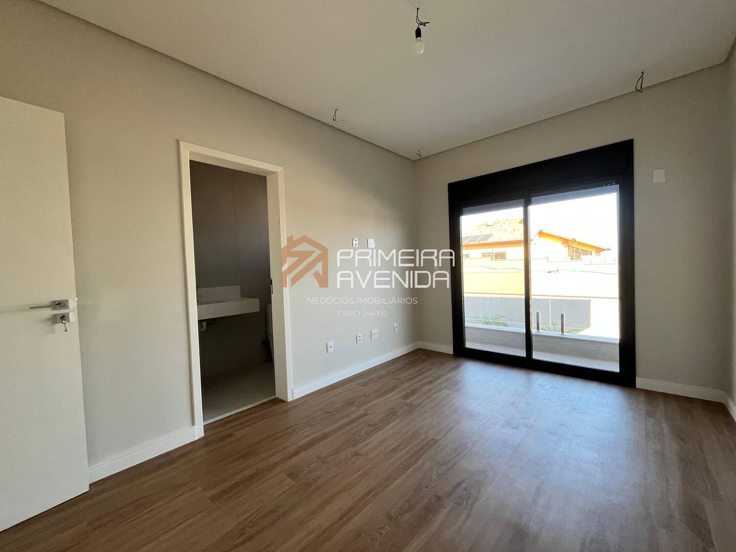 Casa à venda com 4 quartos, 350m² - Foto 13