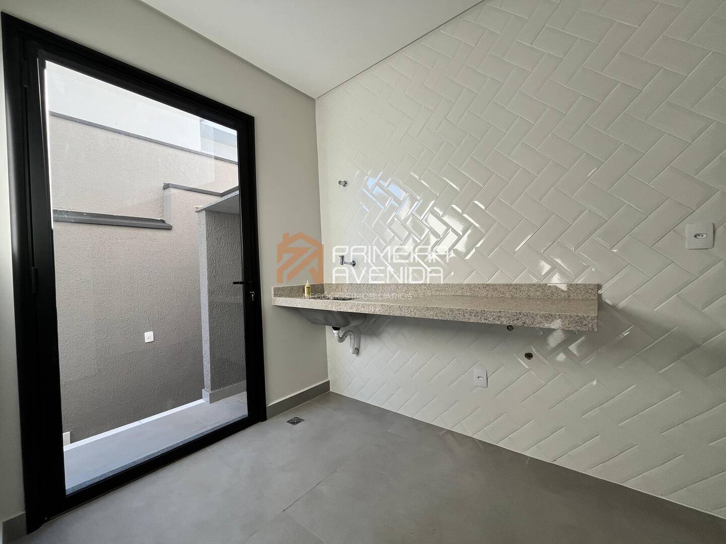 Casa à venda com 4 quartos, 350m² - Foto 15