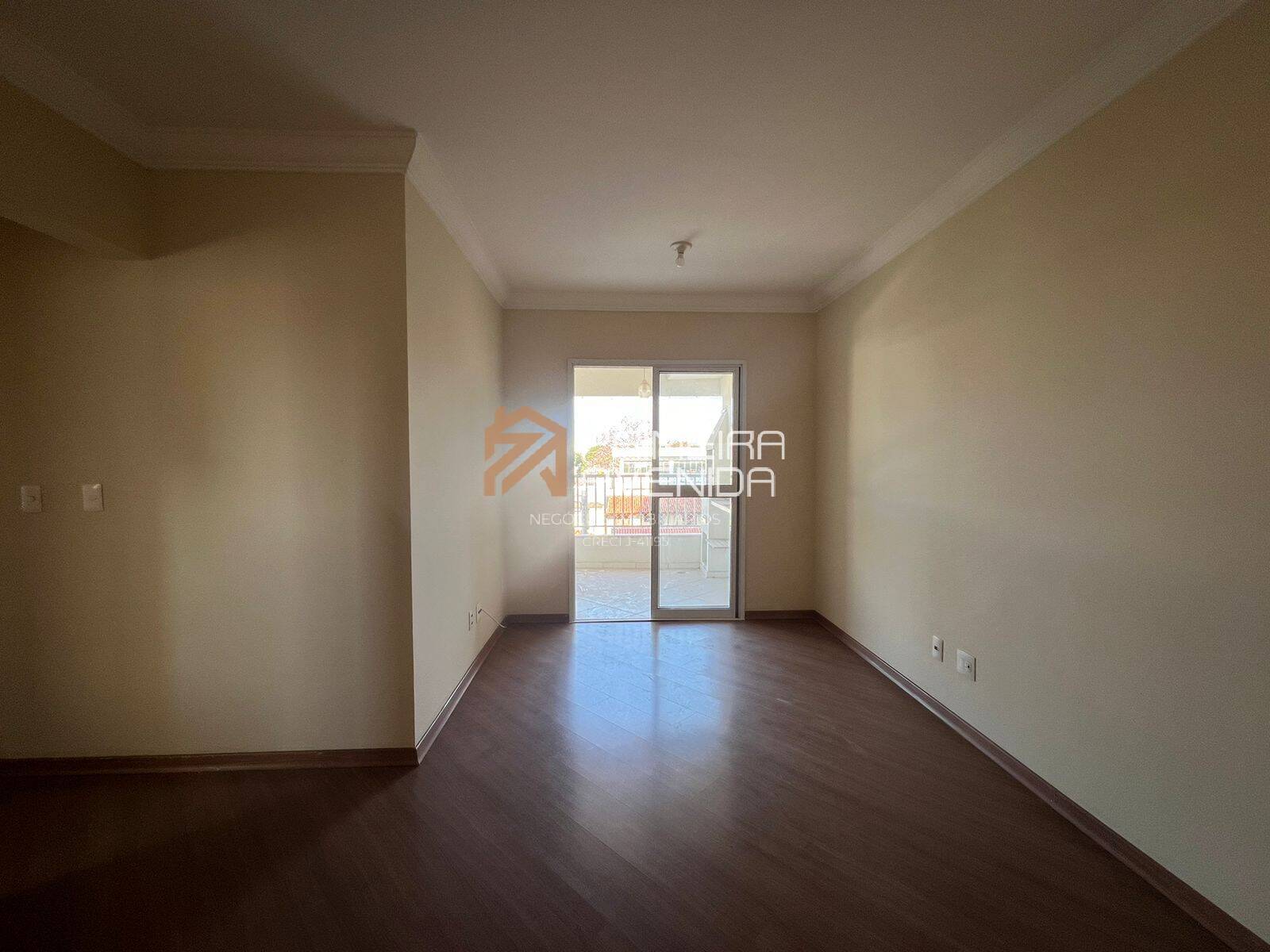 Apartamento à venda com 2 quartos, 70m² - Foto 1