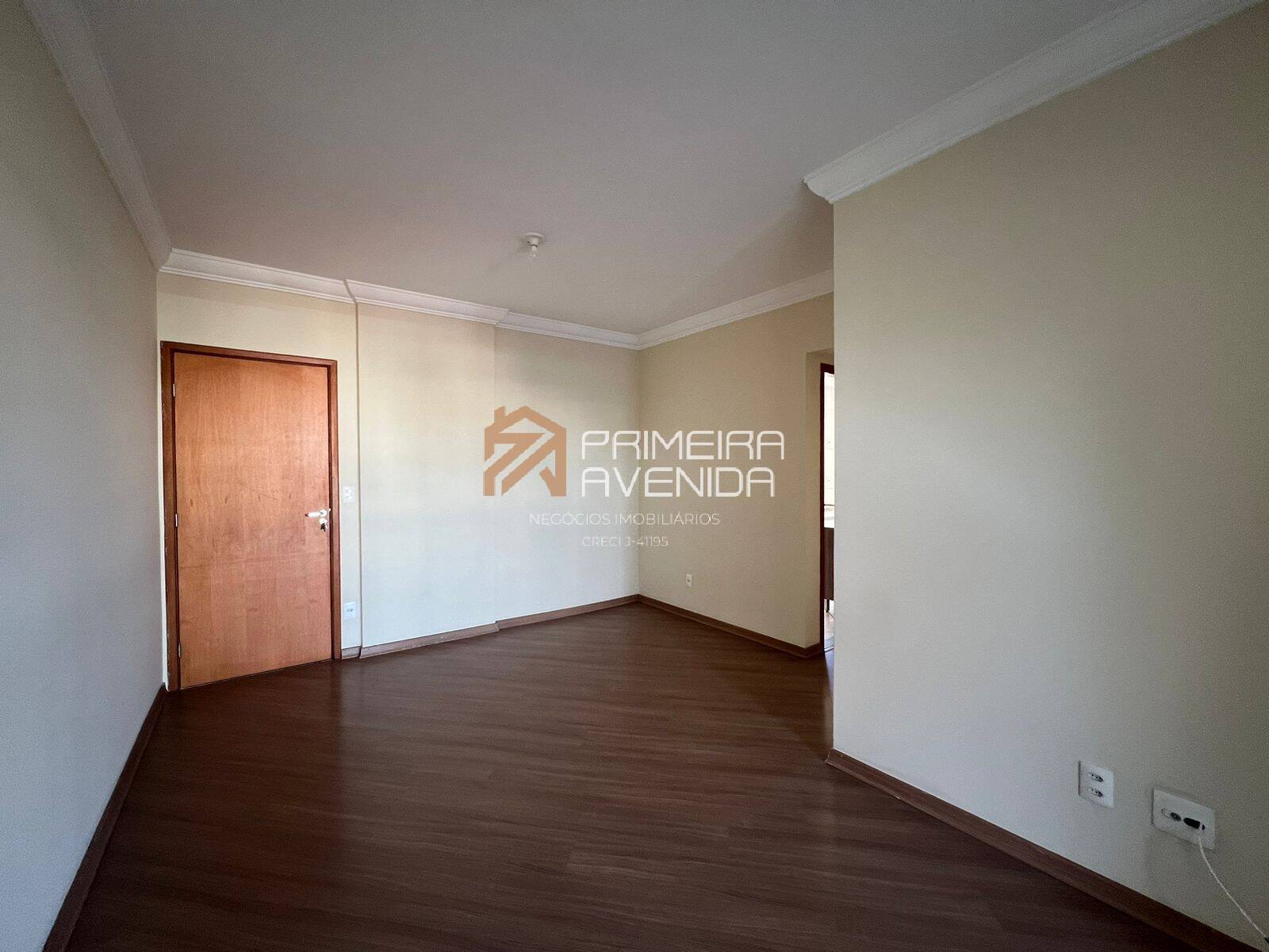 Apartamento à venda com 2 quartos, 70m² - Foto 3