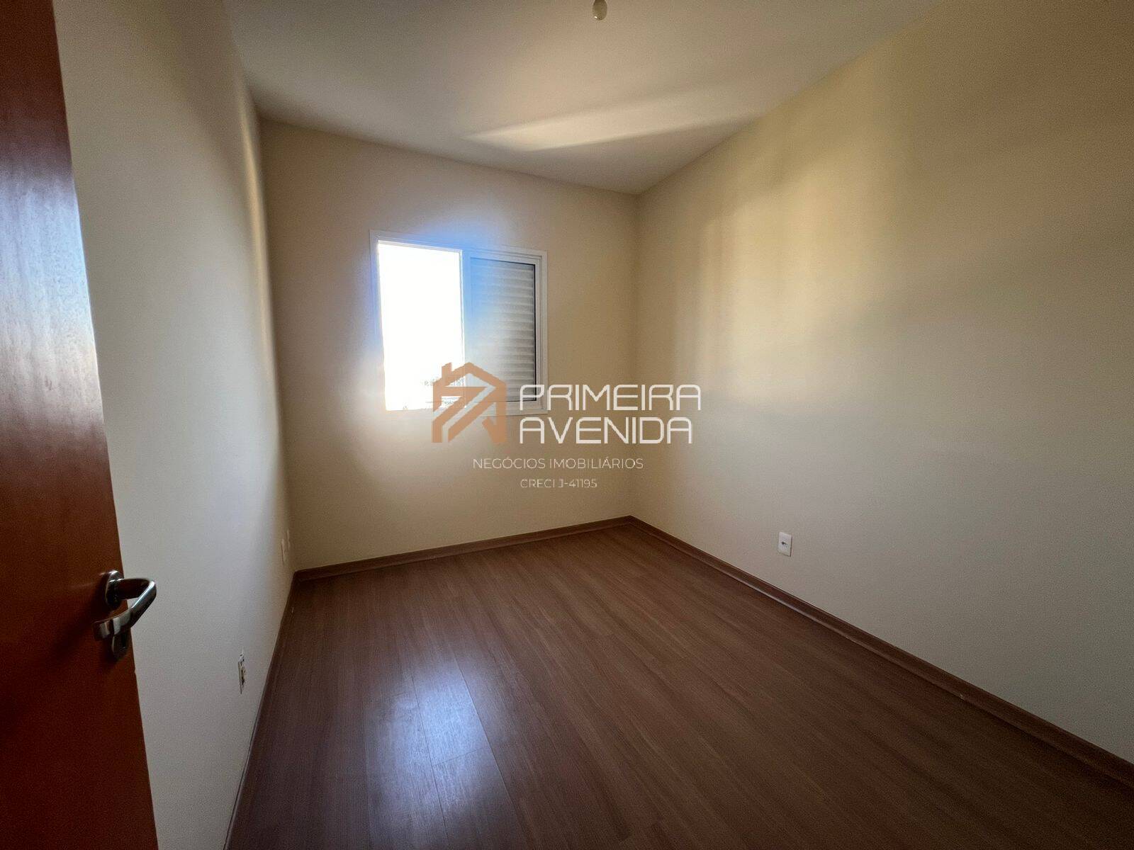 Apartamento à venda com 2 quartos, 70m² - Foto 11