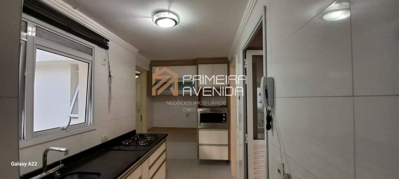 Apartamento para alugar com 3 quartos, 125m² - Foto 12