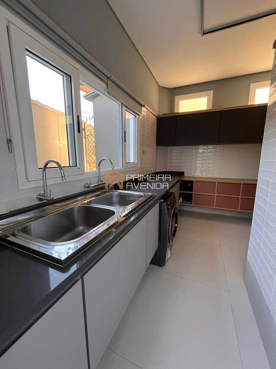 Casa à venda com 4 quartos, 350m² - Foto 16