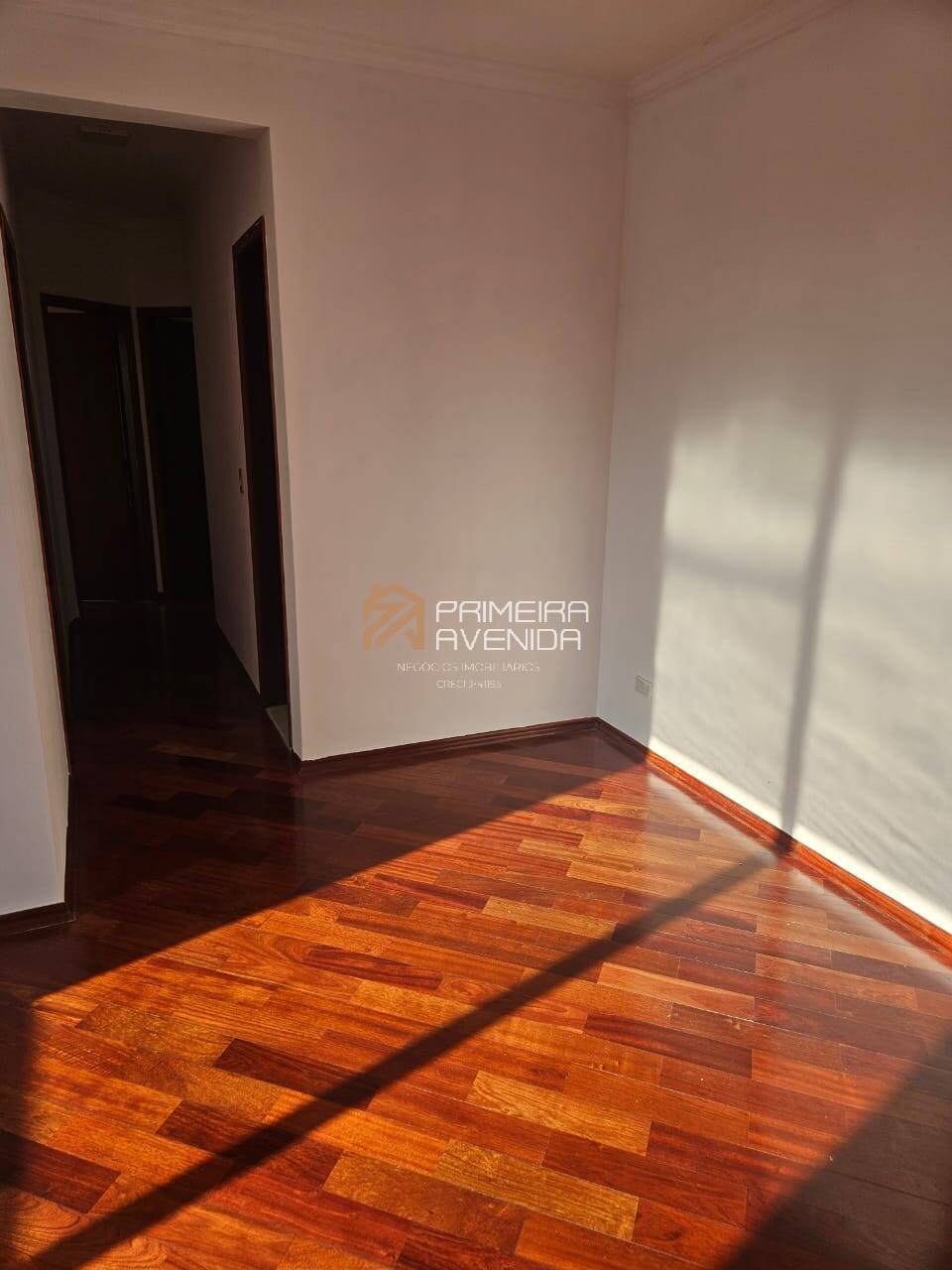 Apartamento à venda com 3 quartos, 81m² - Foto 2