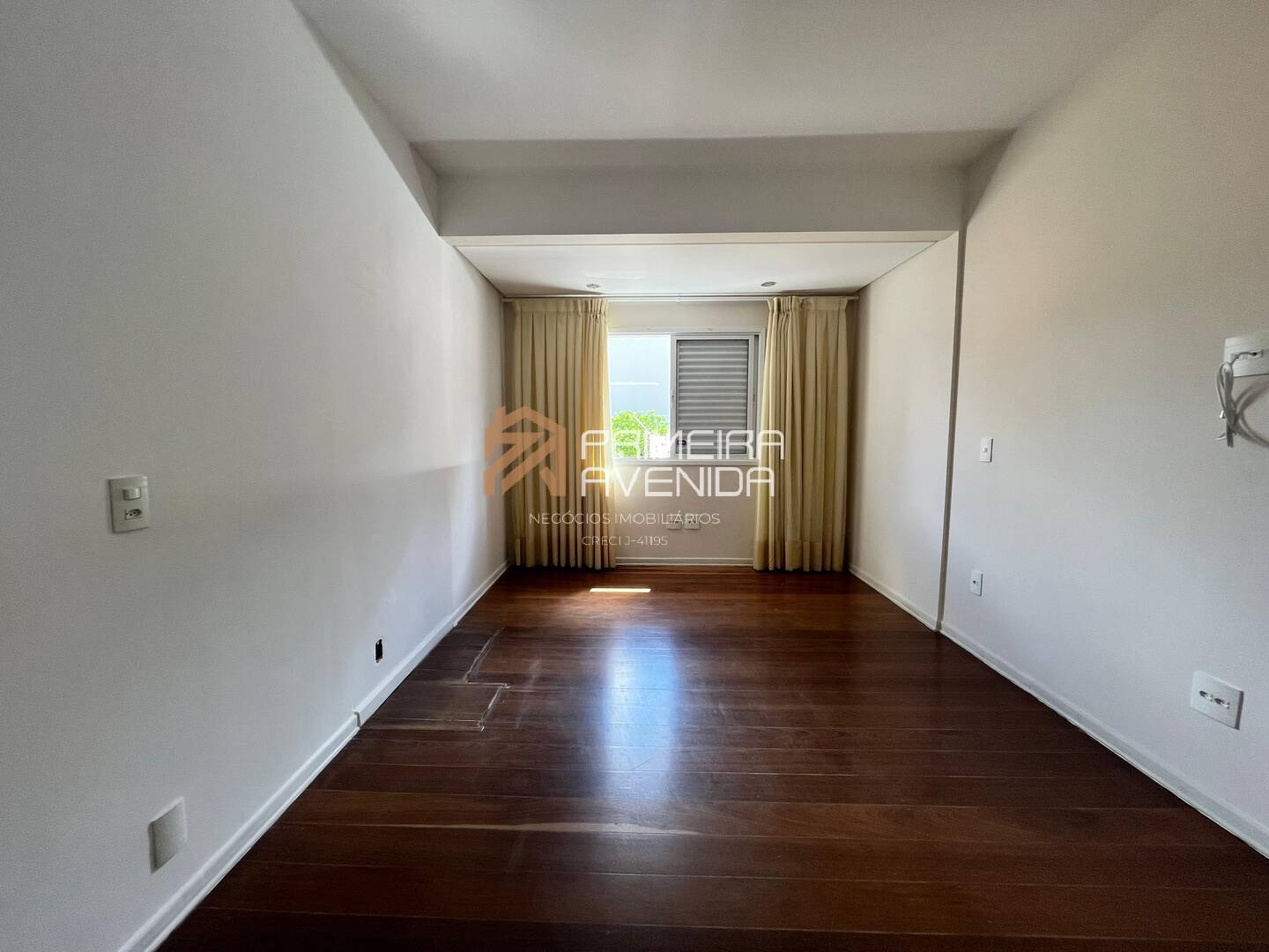 Casa à venda com 4 quartos, 248m² - Foto 15