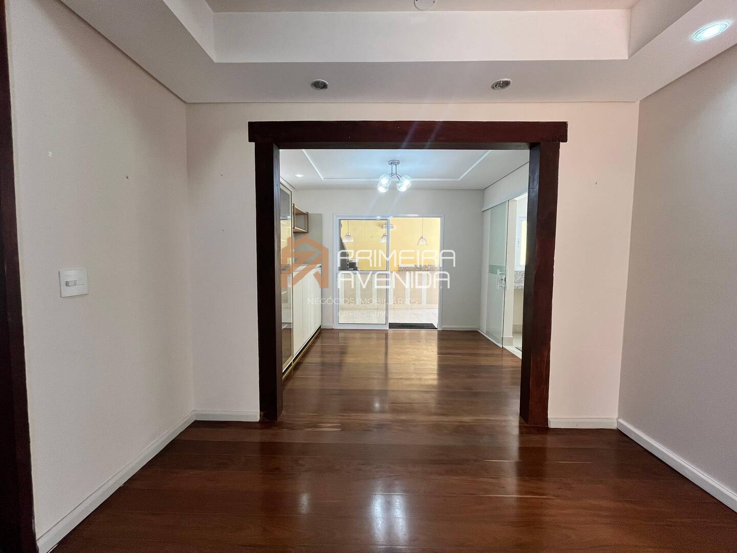 Casa à venda com 4 quartos, 248m² - Foto 25