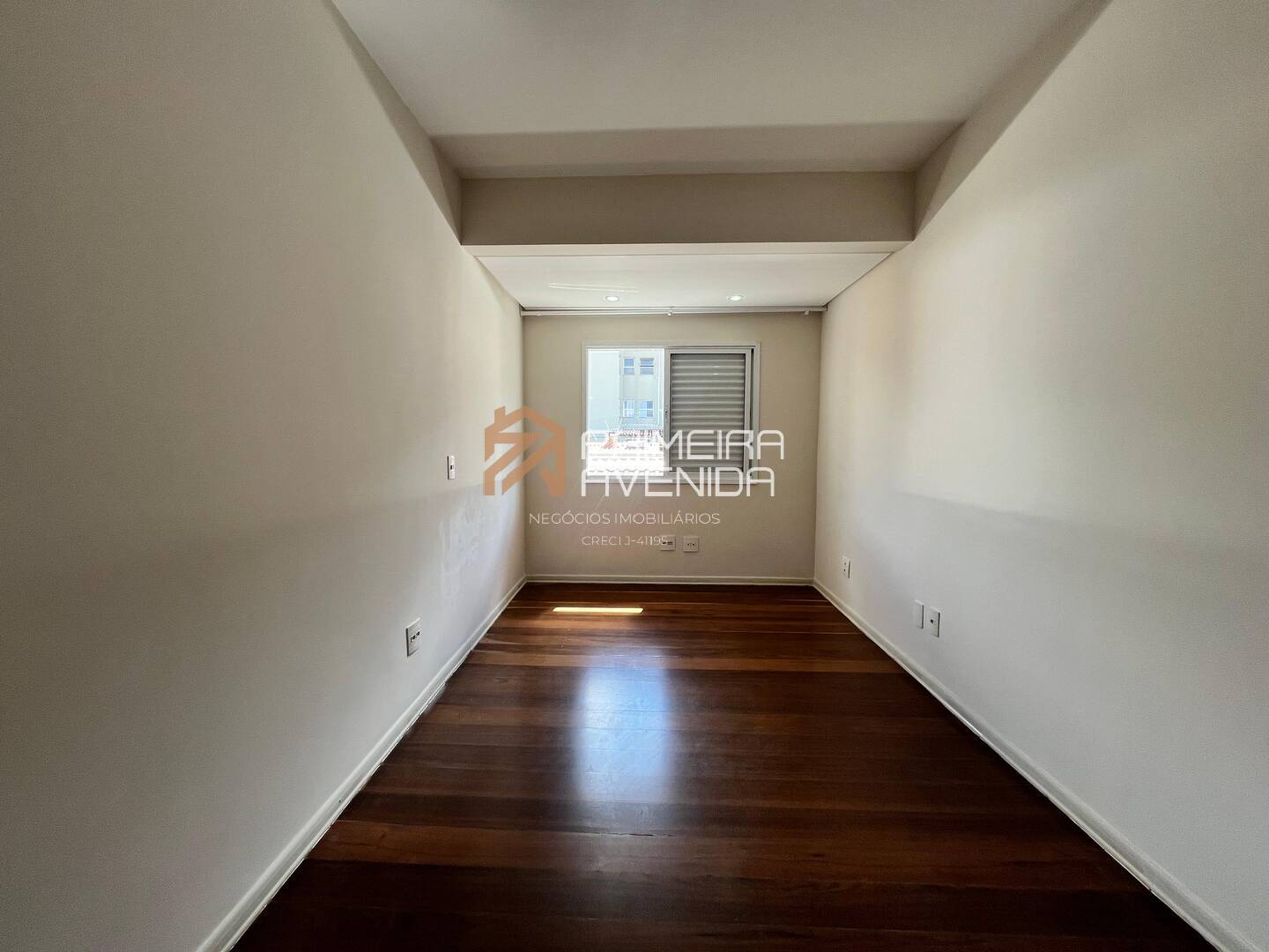 Casa à venda com 4 quartos, 248m² - Foto 18